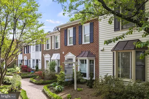 4088 Lee Hwy, Arlington, VA 22207