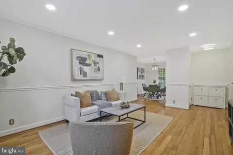 4704 30th St S #A1, Arlington, VA 22206