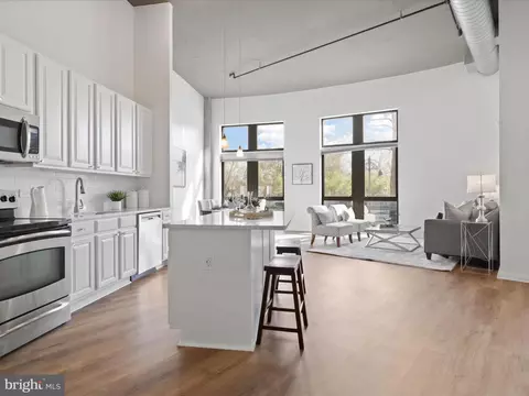 2720 S Arlington Mill Dr #102, Arlington, VA 22206