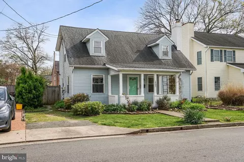 2902 16th St S, Arlington, VA 22204