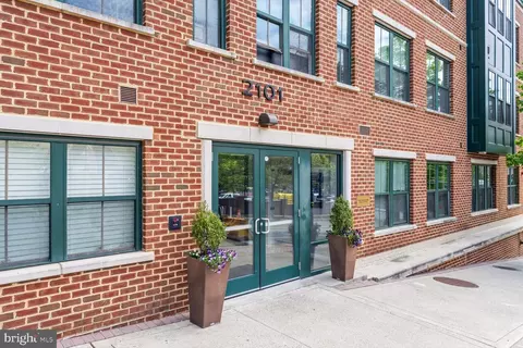 2101 N Monroe St #312, Arlington, VA 22207