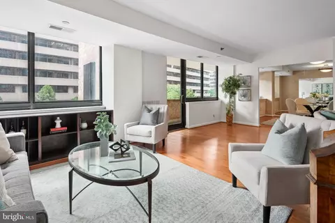 1805 Crystal Dr #213S, Arlington, VA 22202