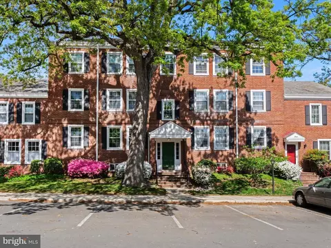 2961 S Columbus St #A2, Arlington, VA 22206