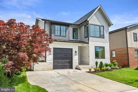 705 21st St S, Arlington, VA 22202