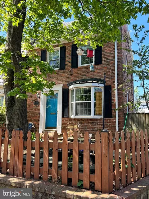 2176 N Brandywine St, Arlington, VA 22207