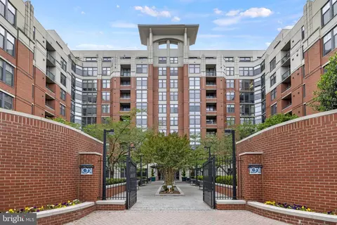 1021 N Garfield St #417, Arlington, VA 22201