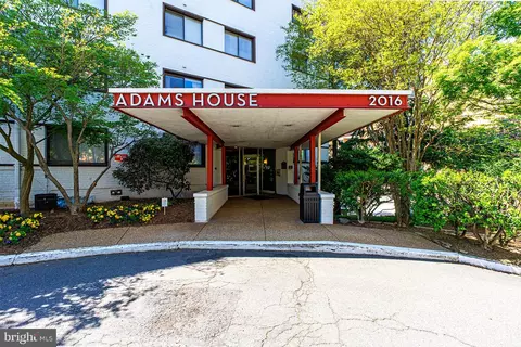 2016 N Adams St #702, Arlington, VA 22201