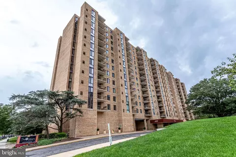 4500 S Four Mile Run Dr #830, Arlington, VA 22204