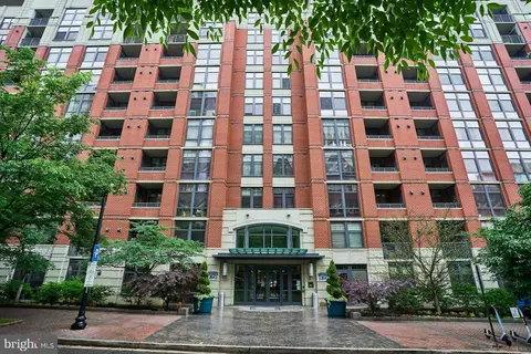 1021 N Garfield St #541, Arlington, VA 22201
