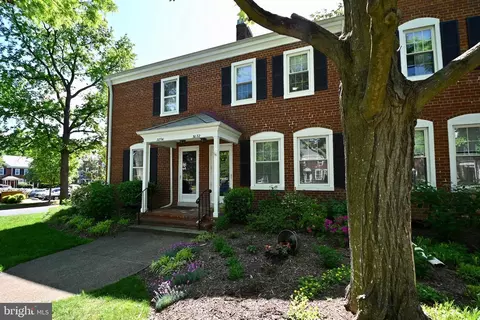 3032 S Buchanan St, Arlington, VA 22206