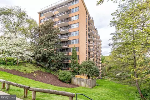 2030 N Adams St #904, Arlington, VA 22201