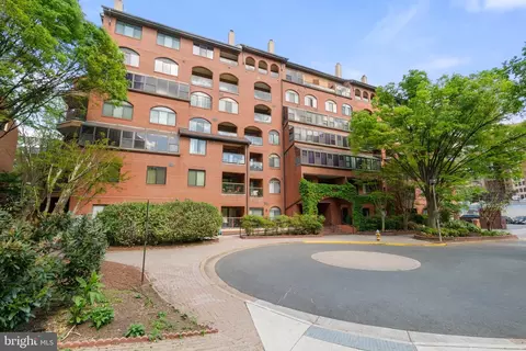 1029 N Stuart St #106, Arlington, VA 22201