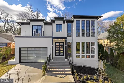 2906 N Kensington St, Arlington, VA 22207