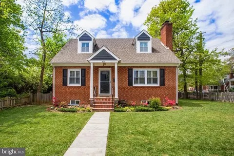 416 N Kensington St, Arlington, VA 22205