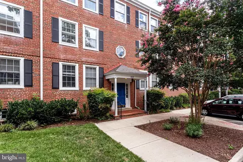 2965 S Columbus St #B1, Arlington, VA 22206