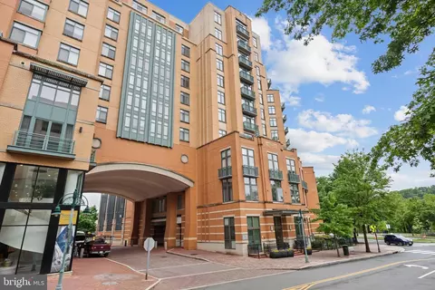 2720 S Arlington Mill Dr #714, Arlington, VA 22206