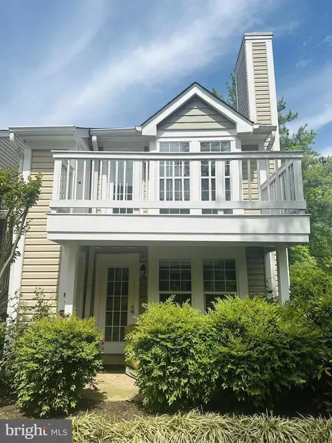 4550 28th Rd S #16-16, Arlington, VA 22206