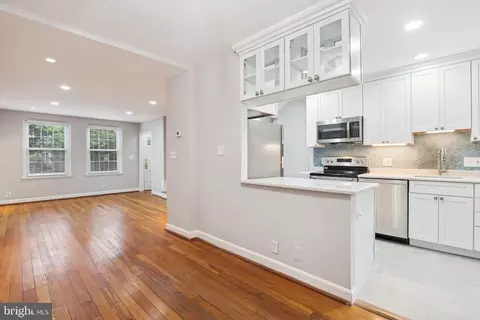 3446 S Stafford St, Arlington, VA 22206