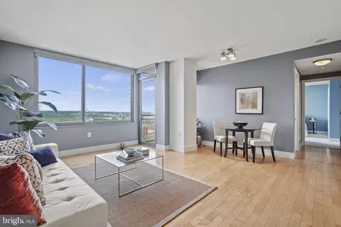 2001 15th St N #1013, Arlington, VA 22201