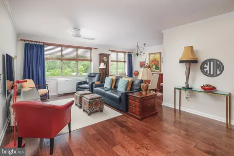 3000 Spout Run Pkwy #B405, Arlington, VA 22201