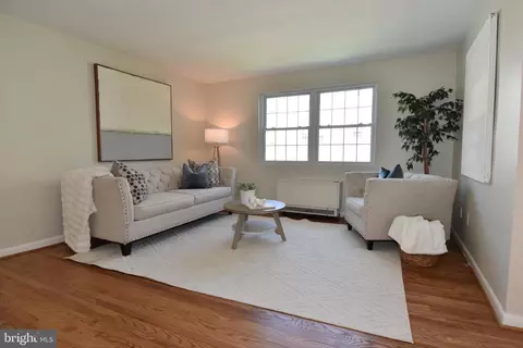 2028 Vermont St N #203, Arlington, VA 22207