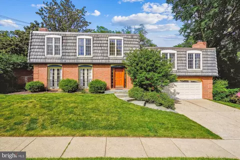 3825 N Wakefield St, Arlington, VA 22207