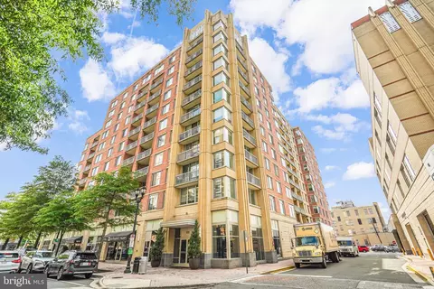 1020 N Highland St N #711, Arlington, VA 22201