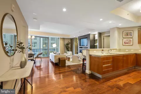 1881 N Nash St #512, Arlington, VA 22209