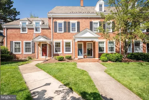 3512 S Utah St, Arlington, VA 22206