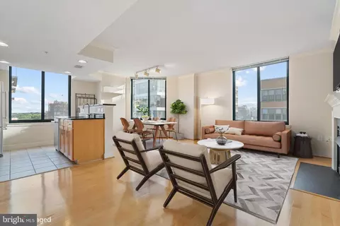 1201 N Garfield St #906, Arlington, VA 22201