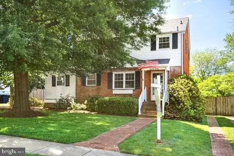 6220 28th St N, Arlington, VA 22207