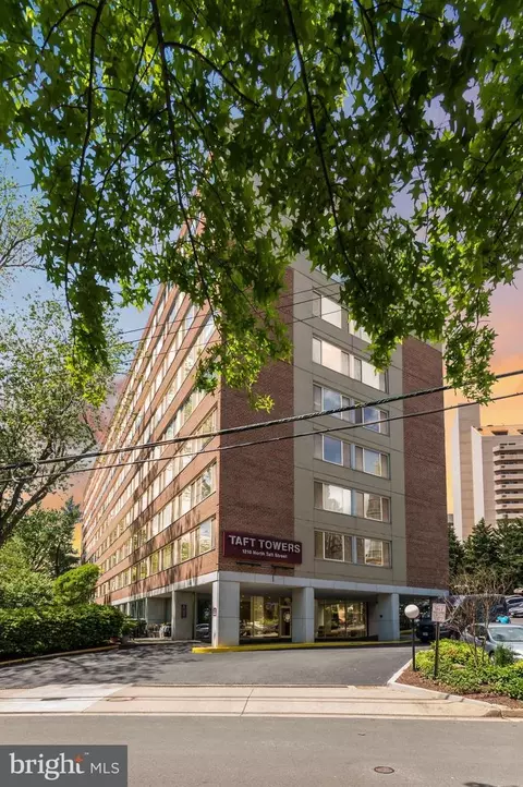 1210 N Taft St #708, Arlington, VA 22201