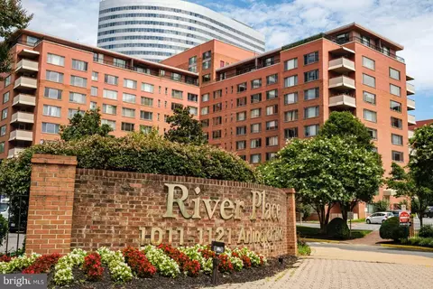 1121 Arlington Blvd #117, Arlington, VA 22209