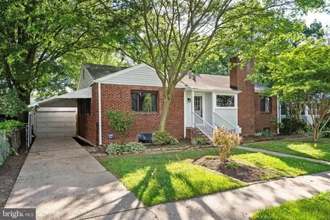 618 N Frederick St, Arlington, VA 22203