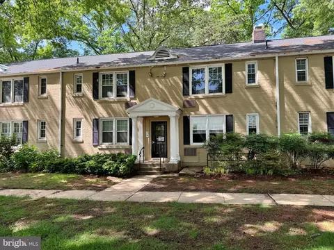 228 N Thomas St #4, Arlington, VA 22203