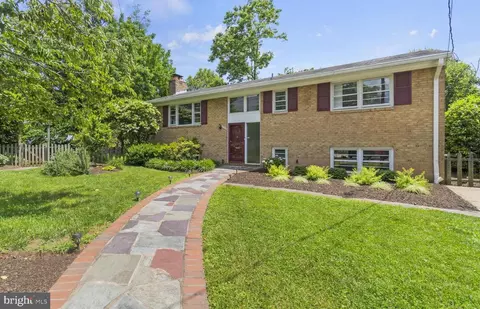 5726 28th St N, Arlington, VA 22207