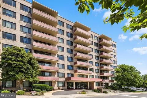 4201 Cherry Hill Rd #704, Arlington, VA 22207