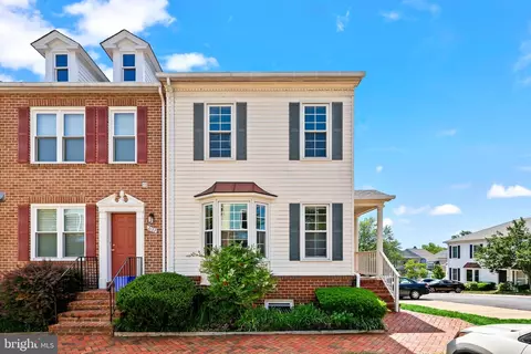 2131 N Tazewell Ct, Arlington, VA 22207