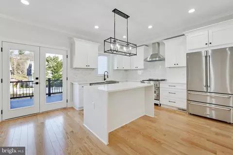 2021 S Kenmore St, Arlington, VA 22204