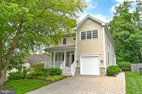 4813 20th St N, Arlington, VA 22207