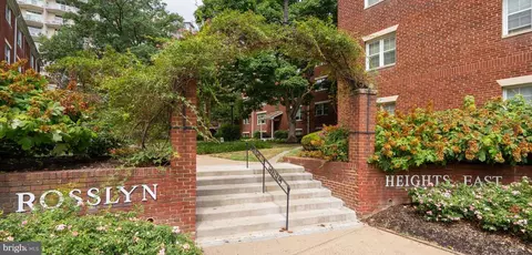 1300 N Meade St #EN101, Arlington, VA 22209