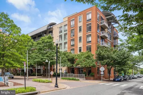 1200 N Hartford St N #604, Arlington, VA 22201