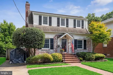 4818 25th Rd N, Arlington, VA 22207