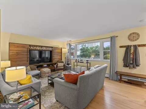 5042 Chesterfield Rd S, Arlington, VA 22206