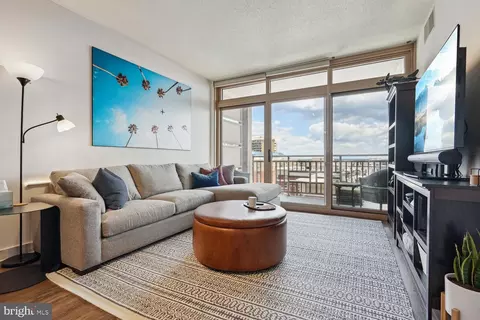 888 N Quincy St #1208, Arlington, VA 22203