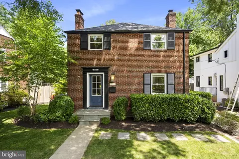 3217 6th St S, Arlington, VA 22204
