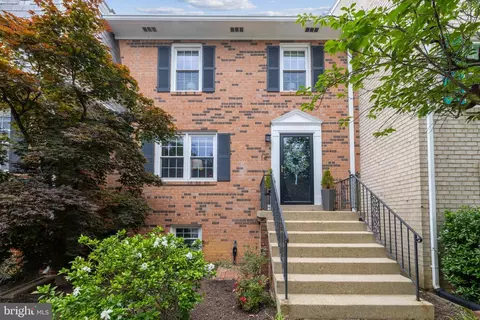 14 S Abingdon St, Arlington, VA 22204