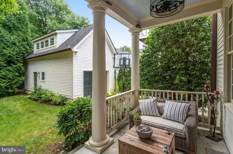 Exterior - 2139 N Rolfe St N, Arlington, VA 22209 photo 5 of 8