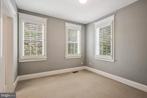 Bedroom - 2139 N Rolfe St N, Arlington, VA 22209 photo 6 of 14