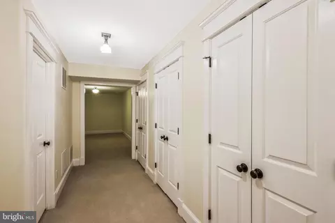 Entry Way - 2139 N Rolfe St N, Arlington, VA 22209 photo 9 of 10